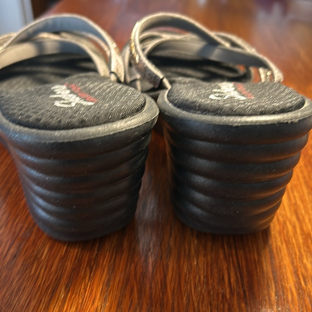 NWT Skecher Rumbler Wave New Lassie Wedge Pewter Sandal. Size 9 - Picture 4 of 11